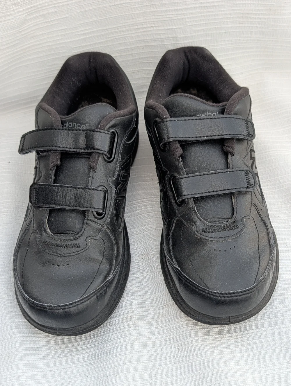 New Balance Mens 577 Walking Shoe, Black Size 7